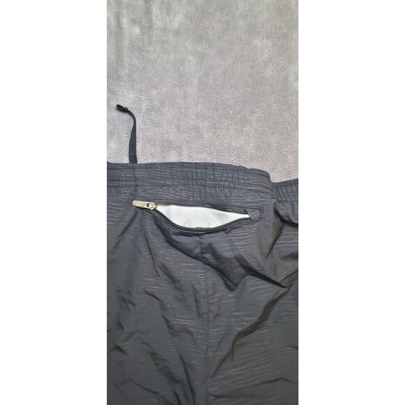 Nike Women' Sz M Modern Tempo Embossed Running Short 719759-010 Gym Hiking C11 - Picture 9 of 10